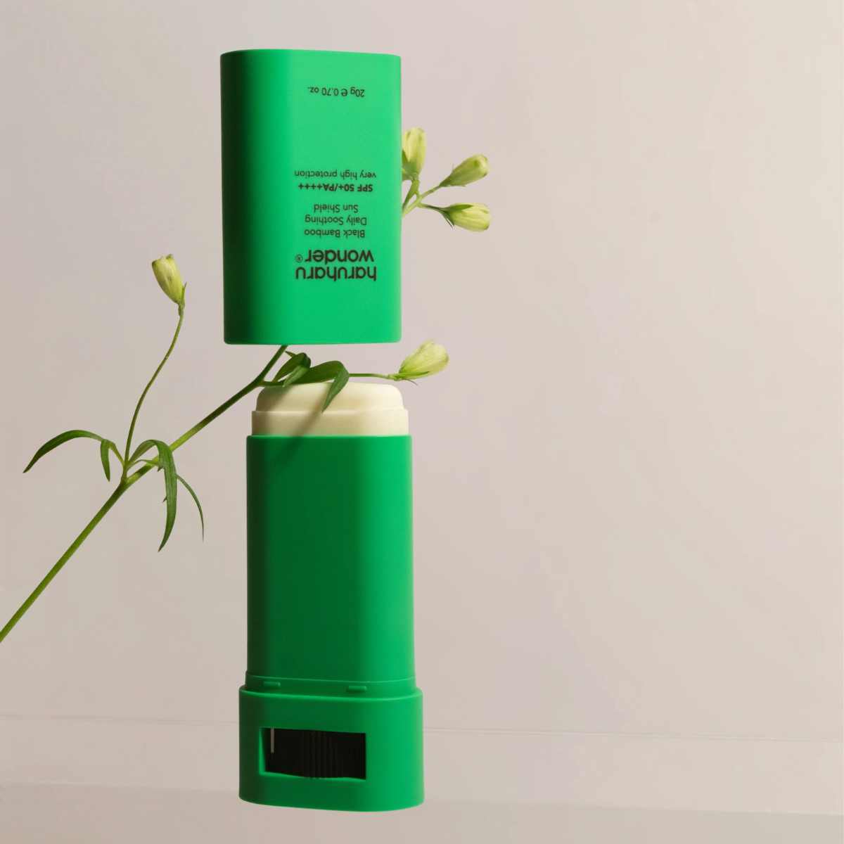 Haruharu Wonder Black Bamboo Sun Shield stick texture