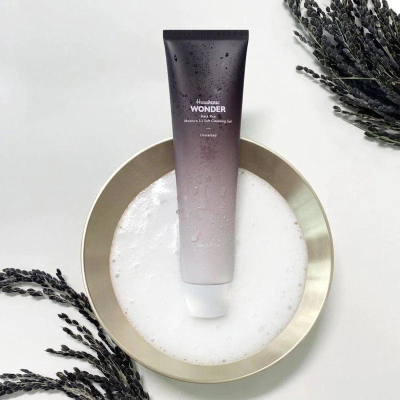 Black Rice Moisture 5.5 Soft Cleansing Gel (100ml)